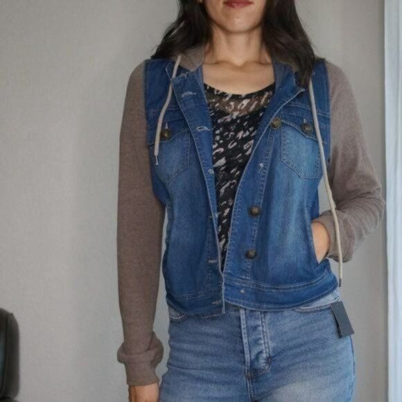 Audrey Ann Denim Hooded Jacket Size M Jean Jacket - Picture 2 of 11
